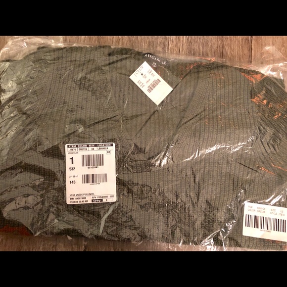 JCREW Heather V-Neck pull over sweater. New w tags - Picture 2 of 2